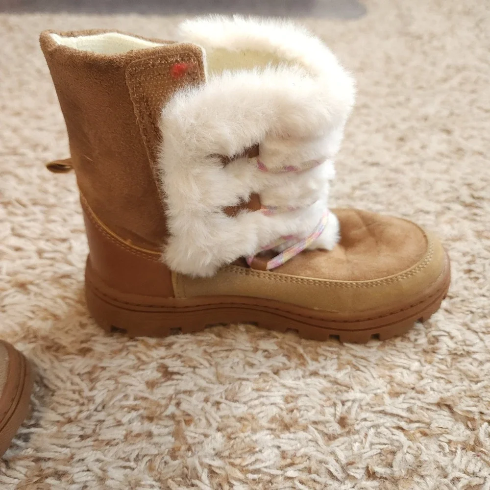 Carter's Winter Boots Girls Size 13 Brown Faux Fur Heart Trim Lug Sole